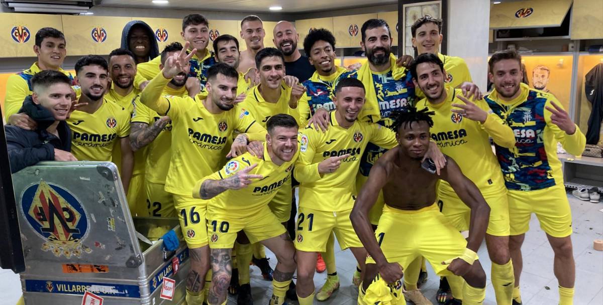 La plantilla del Villarreal festejó a lo grande la victoria ante Real Madrid.