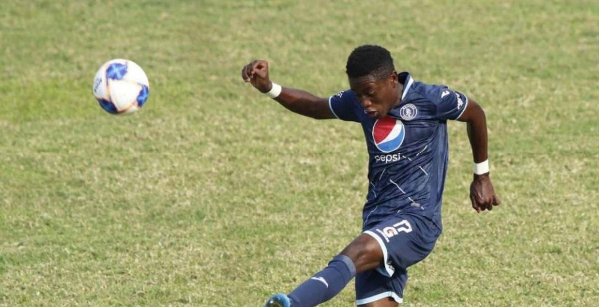 Wesly Decas: A sus 22 años de edad, cuenta con diferentes procesos en las selecciones de Honduras. Además, cada vez que tiene participación con Motagua lo hace de manera correcta. 