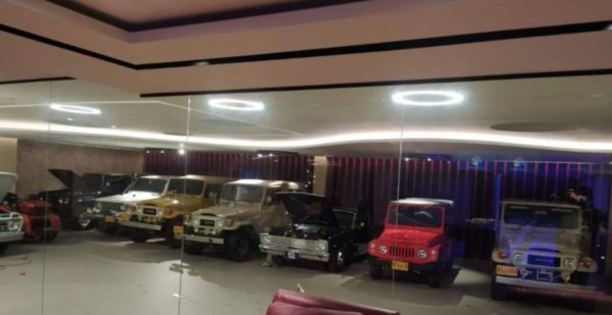 Las autoridades encontraron también una colección de jeeps, valorados en 8.000 millones de pesos.