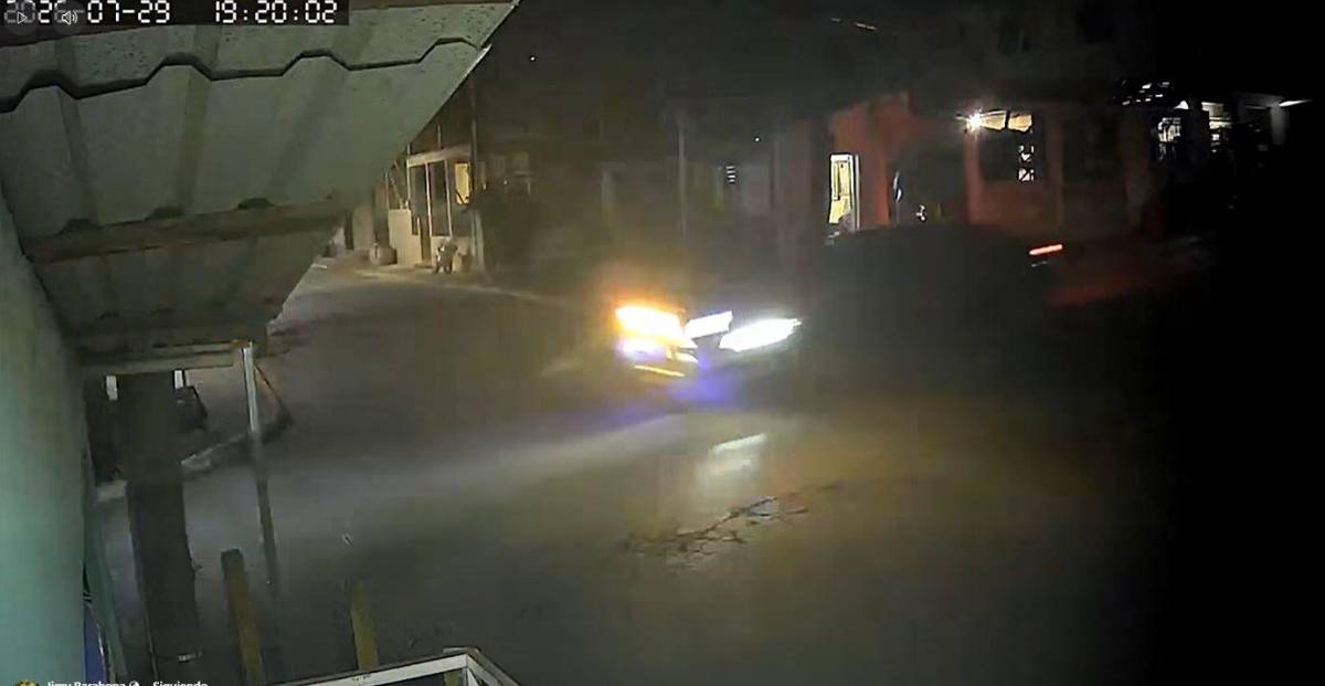 Momento en que militar en moto ignora un alto y muere en Cofradía