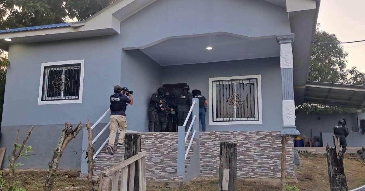 “Peligro” cayó con radios, arma y supuesta droga: lo señalan como cabecilla élite de la Pandilla 18