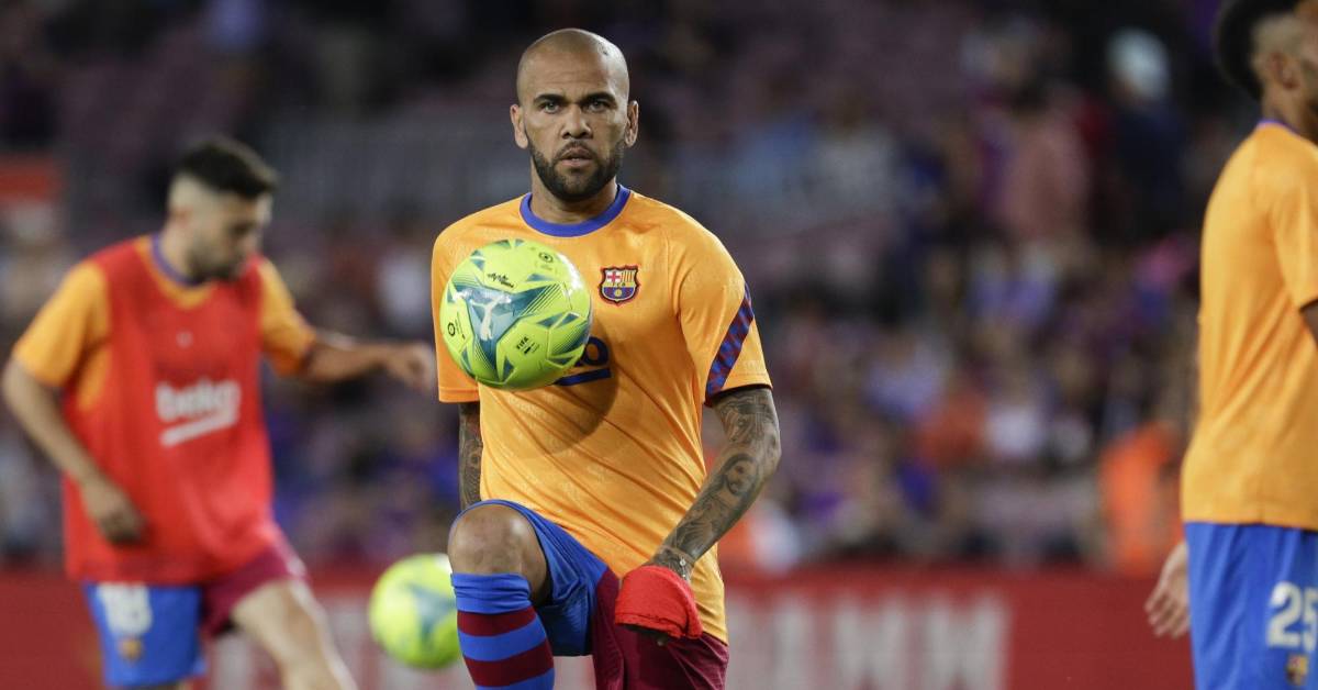 Dani Alves anuncia su salida del Barcelona: “Ojalá no echen de menos mis locuras y mi felicidad diaria”