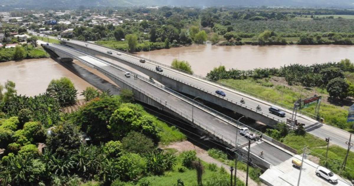 Han pasado 11 años desde que un terremoto de 7.1 provocará el derrumbe de uno de los puente insignies de Honduras. La obra que había sido aclamada por los progreseños ya es ahora una realidad.
