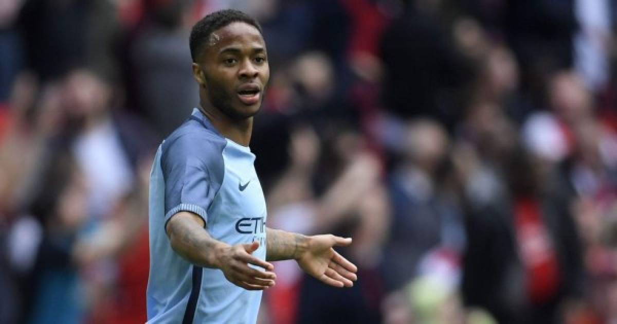 Raheem Sterling: Medios ingleses informan que de no llegar Eden Hazard, el Real Madrid estudia el fichaje del delantero que milita en el Manchester City. Nació en Jamaica, pero juega en la selección de Inglaterra.