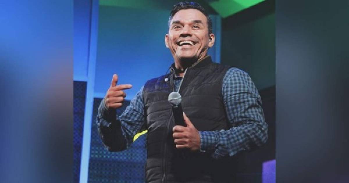 La tarde de este viernes Julio Melgar, pastor y cantante evangélico de Guatemala, murió tras perder la dura batalla que libró contra el cáncer durante varios años.