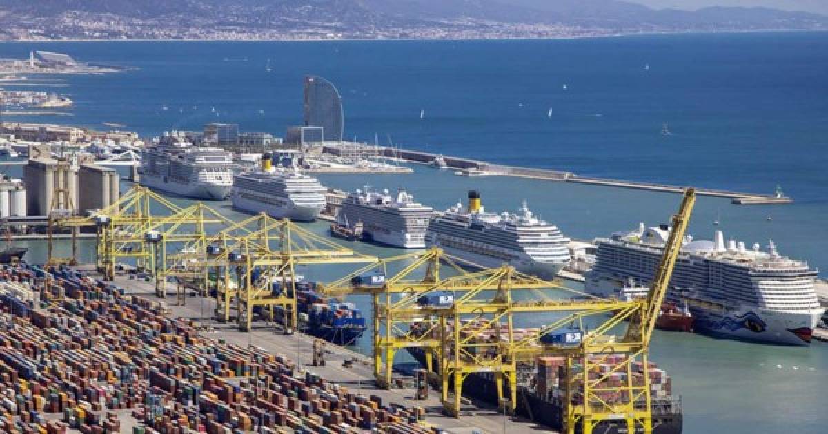 Los investigadores comprobaron que había llegado un contenedor días antes que, aunque procedente de Honduras, había sido cargado en el puerto de Caucedo, en República Republicana.<br/><br/>El cargamento millonario llegó al puerto de Barcelona.