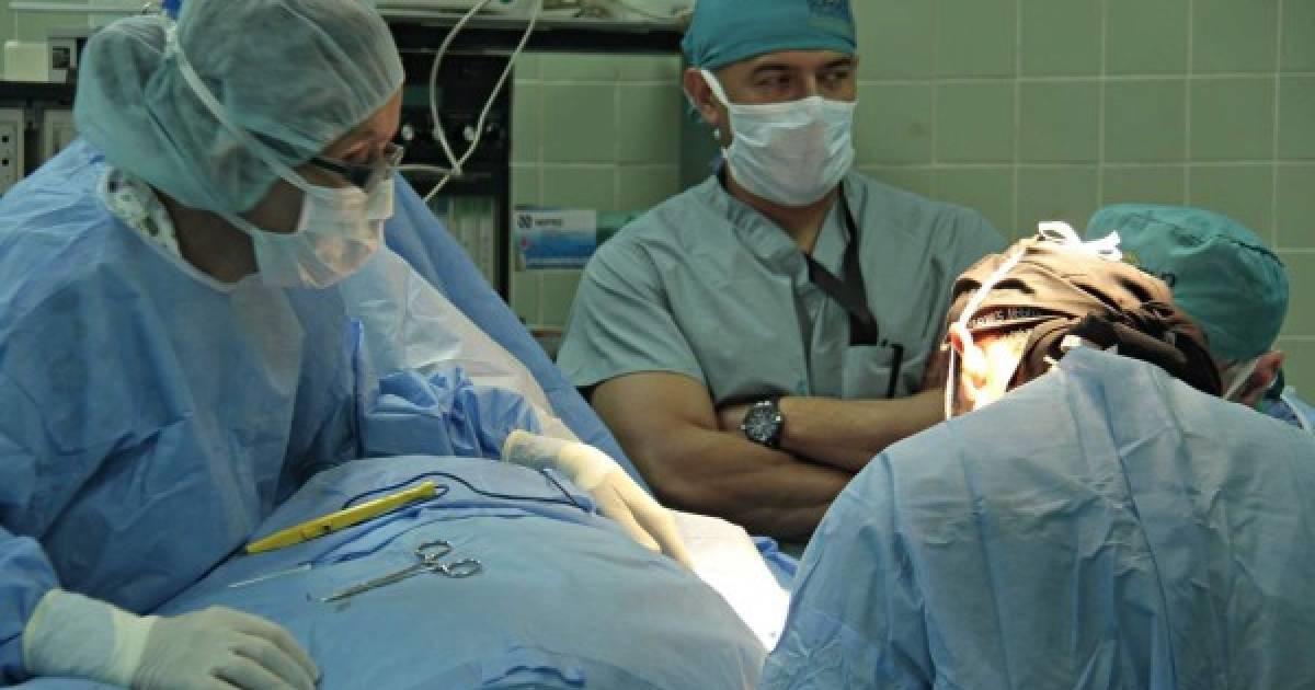 Niño a punto de perder su ojo por quemar pólvora