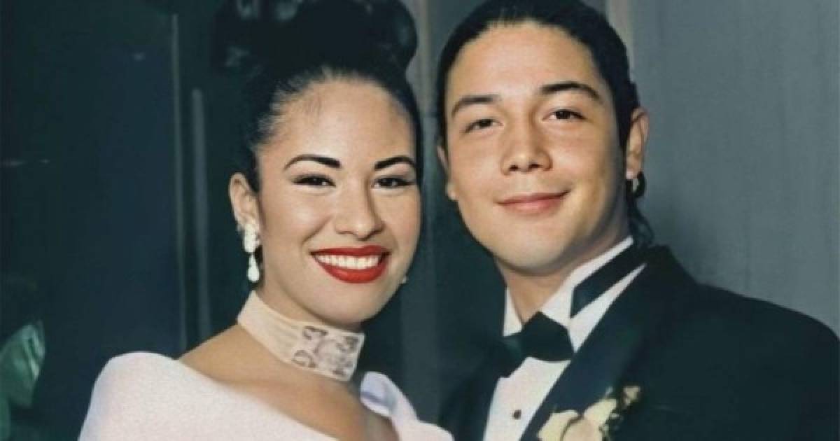 El viudo de la cantante Selena Quintanilla, Chris Pérez, publicó en su cuenta de Instagram su opinión con respecto al estreno de 'Selena: la serie' una producción de la plataforma de Netflix sobre la vida de la recordada cantante.<br/><br/>