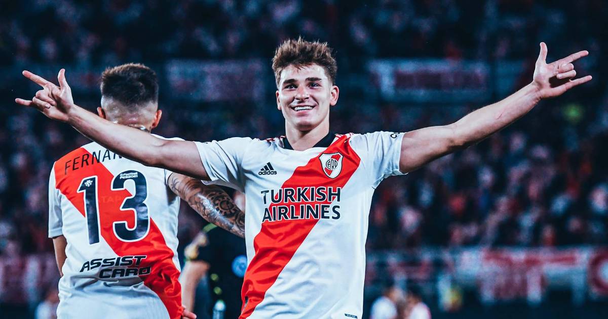 Manchester City saca la chequera y ficha al argentino Julián Álvarez