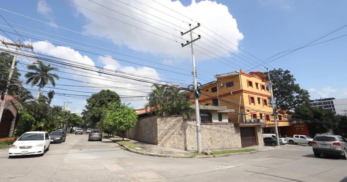 Barrio Río de Piedras constituido en 1912, ahora se ha convertido en una segunda zona viva porque además de ser residencial cuenta con muchos negocios entre ellos bares y restaurantes.