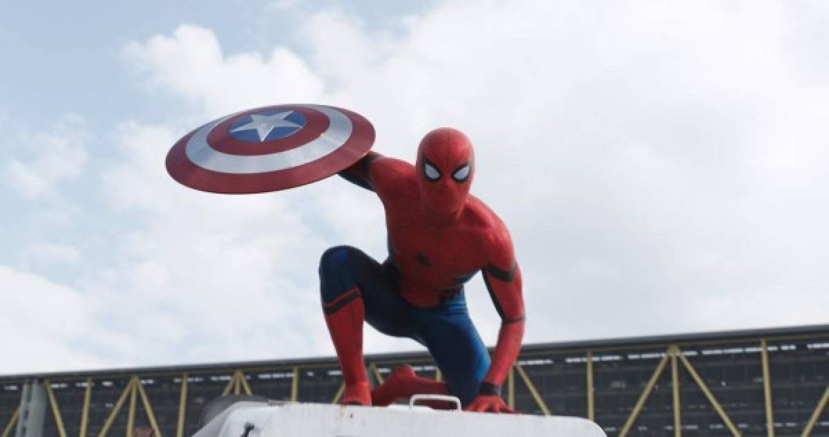 Spiderman se unió al universo de vengadores en los últimos años, incluso participó en la película del Capitán América: Civil War.