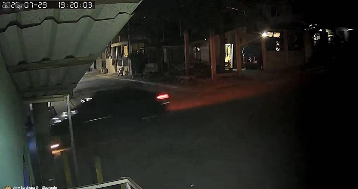 Momento en que militar en moto ignora un alto y muere en Cofradía