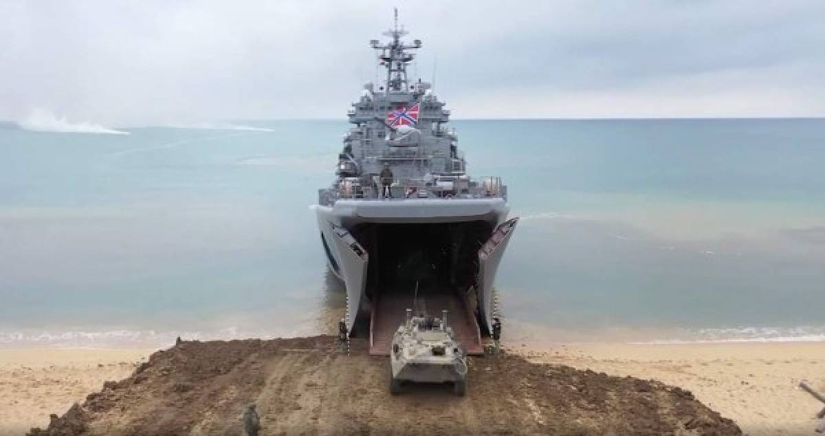 Ya el pasado martes, más de veinte buques de guerra y medio centenar de aviones rusos participaron en maniobras navales en el mar Negro, escenario desde hace varias semanas de una escalada de tensión entre Rusia y la vecina Ucrania.