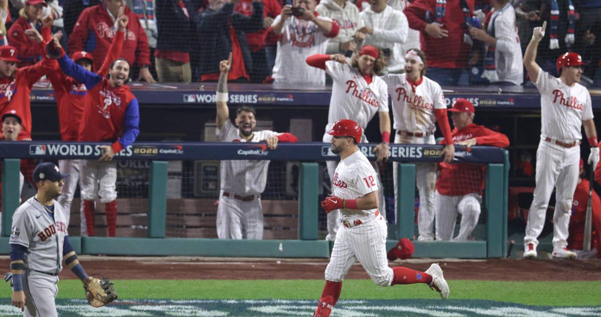 ¿Y Mauricio Dubón? Los Astros fueron aplastados por los Phillies en el tercer juego de la Serie Mundial