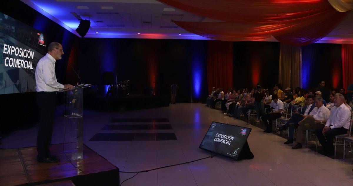 Eduardo Facussé, presidente de la Cámara de Comercio e Industrias de Cortés (CCIC), durante su intervención.