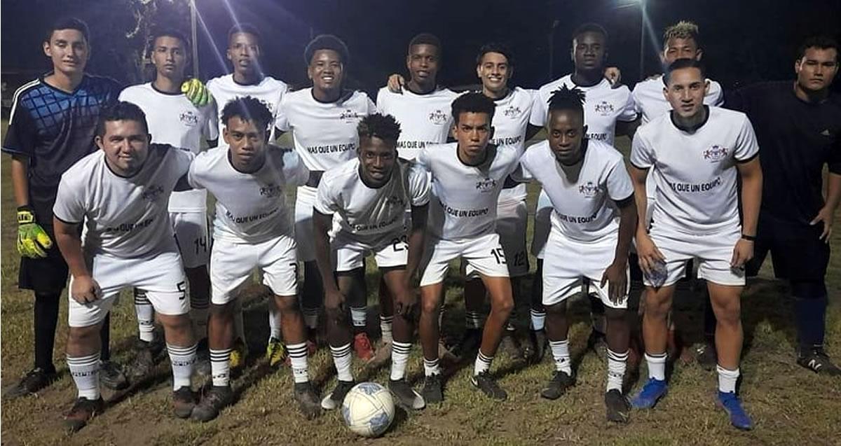 El equipo del Génesis FC, el primer finalista del campeonato.