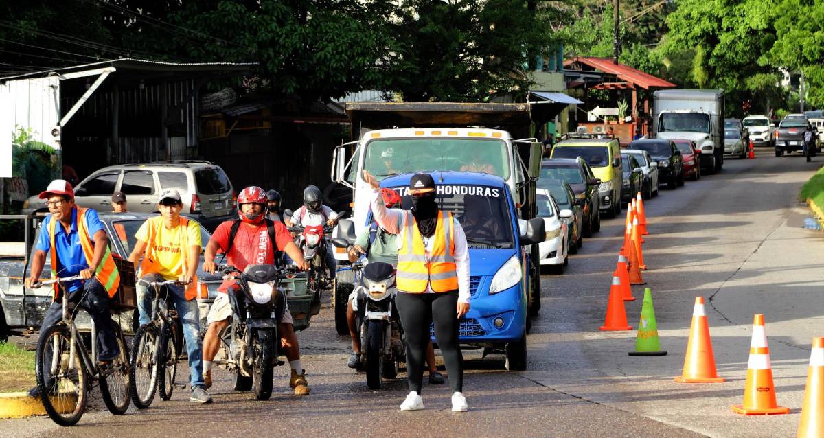 Infernal tráfico por caída del puente Saopín