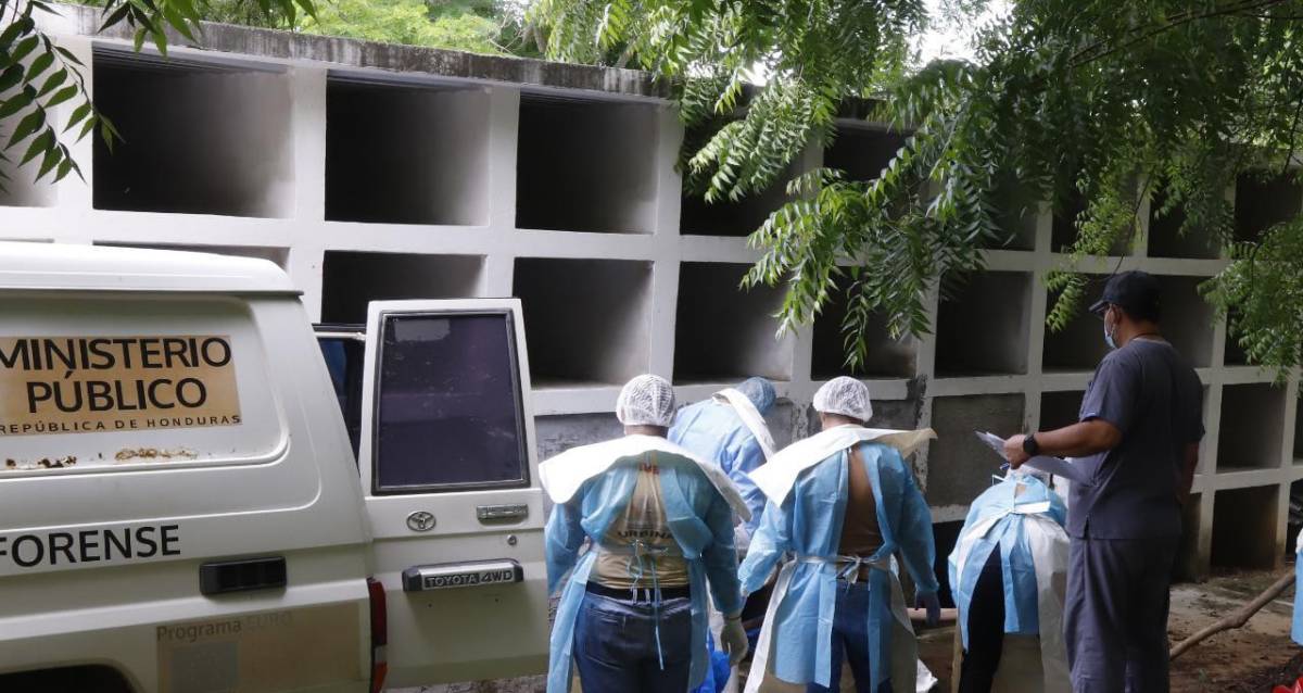 Medicina Forense entierra cadáveres que no fueron reclamados