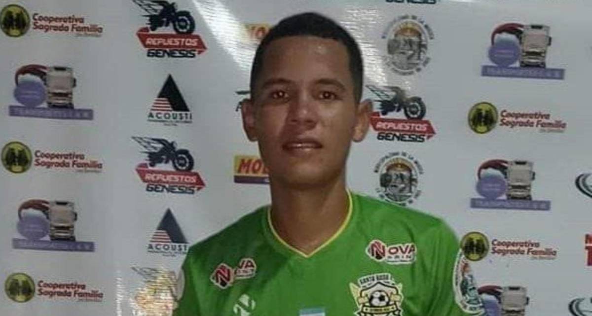 La muerte del futbolista hondureño Marvin Jafeth Márquez ha causado tremenda consternación a nivel nacional. El jugador de 18 años de edad falleció este viernes en pleno entrenamiento.
