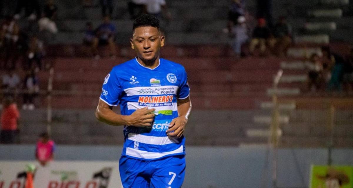 Alexy Vega tras su golazo que le dio el triunfo al Victoria.