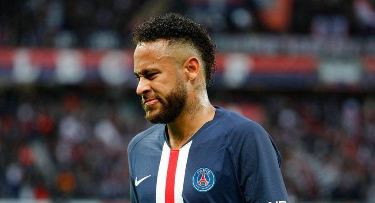 Bombazo. El PSG le comunicó a Neymar que no entra en sus planes de cara a la próxima temporada por lo que tendrá nuevo club.