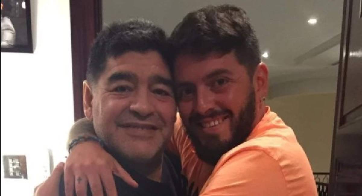 Diego Armando Junior, nació en Nápoles, el 20 de septiembre de 1986. Casi tres décadas después, en 2016, Maradona asumió la paternidad de Diego.