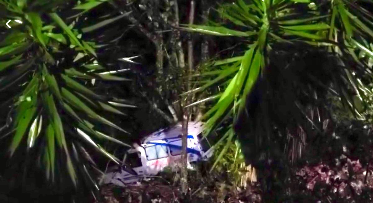 Ambulancia cae a hondonada con un paciente con apendicitis