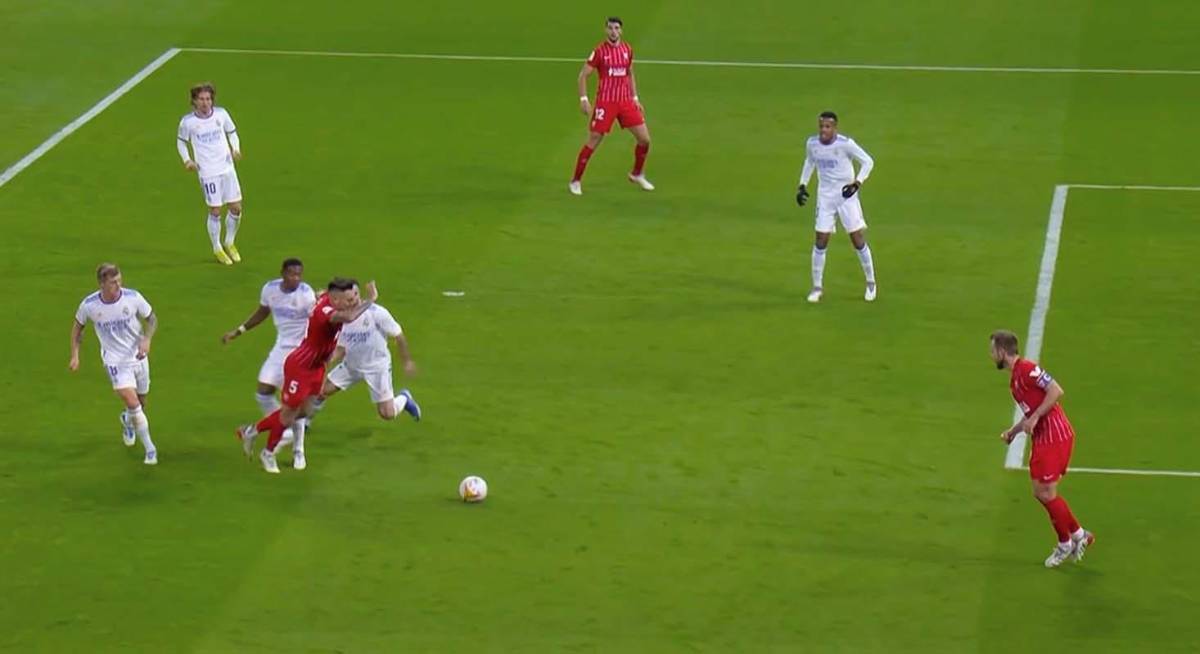 Polémica: La acción que Sevilla pidió como penal ante Real Madrid