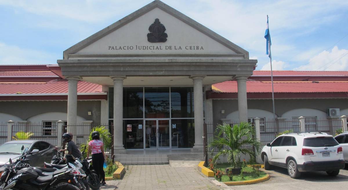 Condenan a jueza a tres años de suspensión de sus funciones