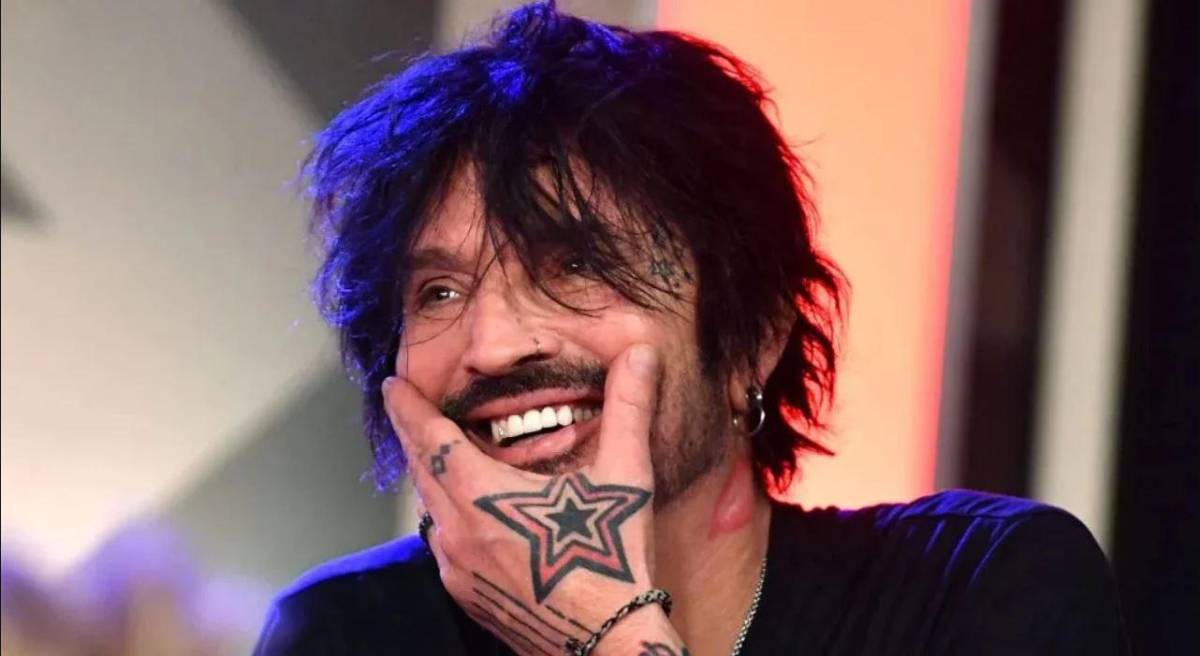 Tommy Lee desafía la censura de Instagram al publicar una foto en la que aparece desnudo