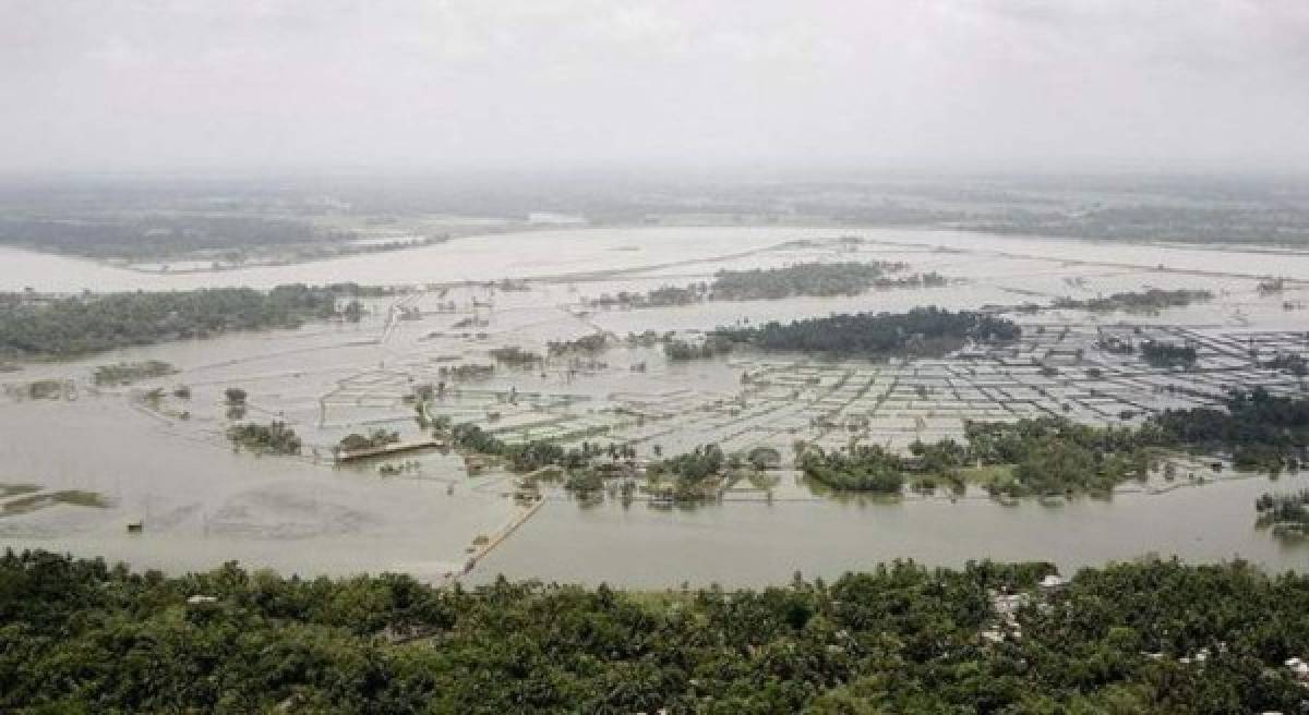 El 29 de abril de 1991 el Ciclón de Bangladesh azotó el sur de Asia. Un fuerte oleaje de seis metros de altura entró a tierra, mató al menos a 138.000 personas y dejó a 10 millones sin hogar. El ciclón tuvo vientos de 260 Km/h, y alcanzó la categoría cinco. <br/>
