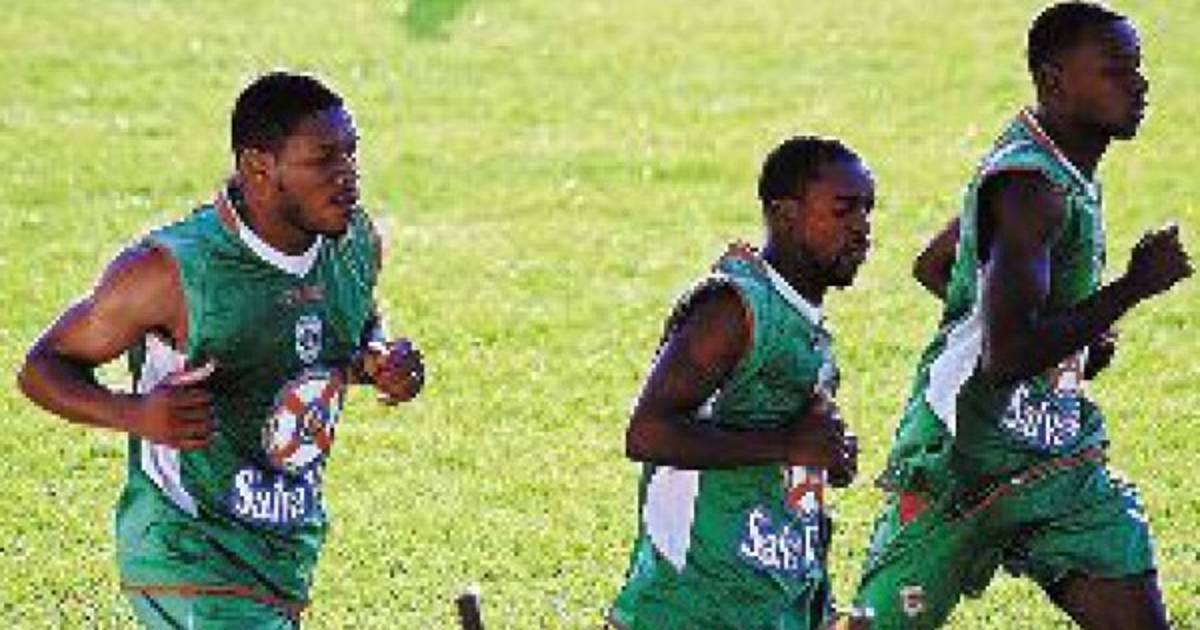 Erick Scott llega mañana