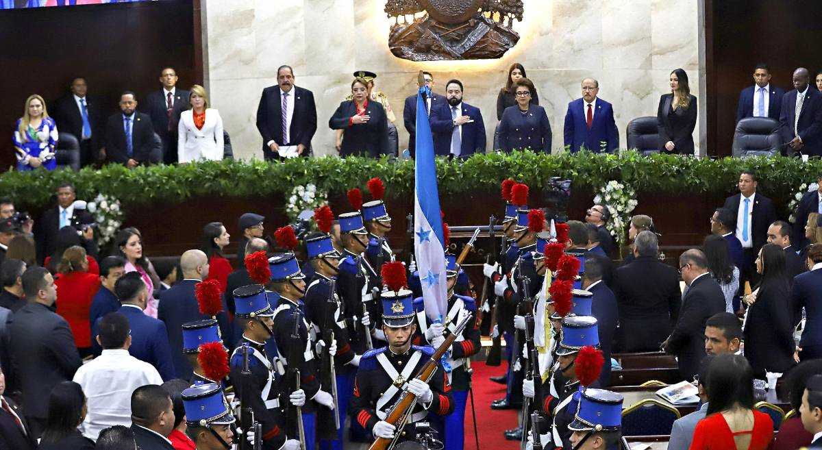 En medio de reclamos, Luis Redondo aboga por la unidad