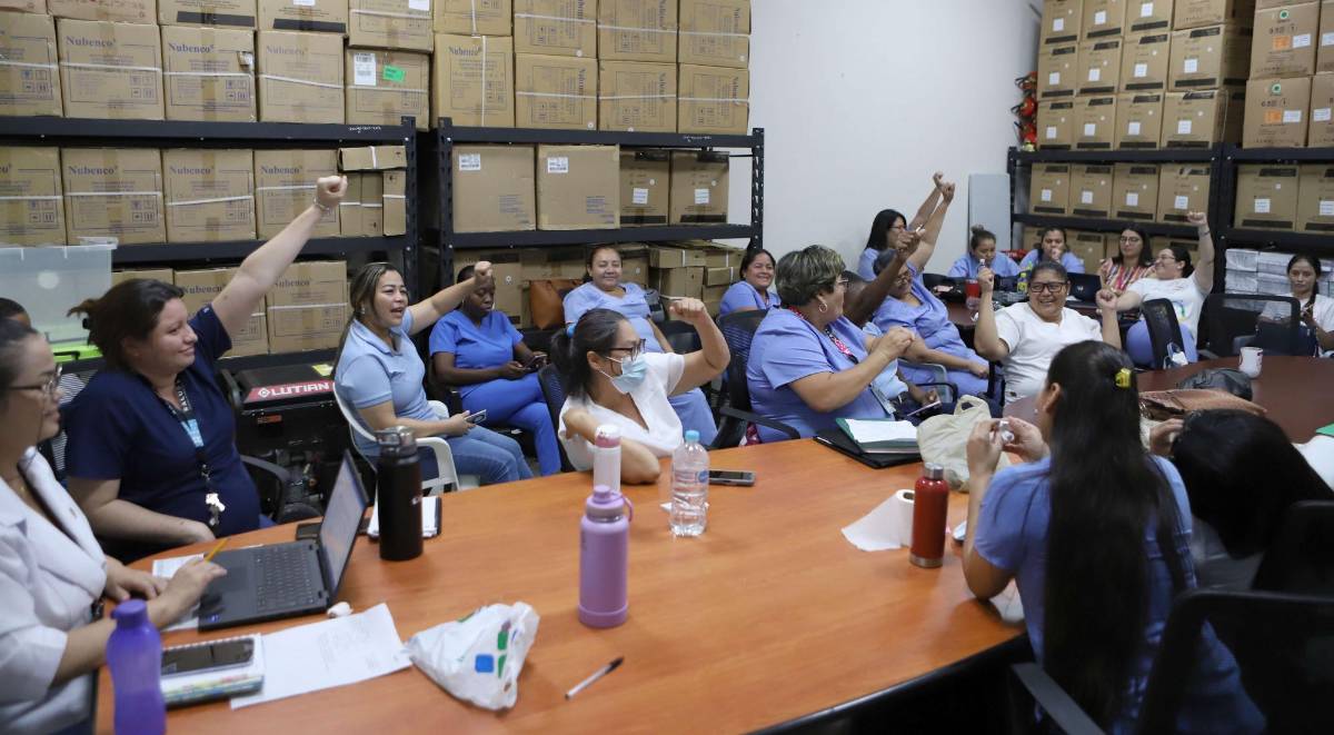 Enfermeras protestan por falta de reajuste salarial en dos años
