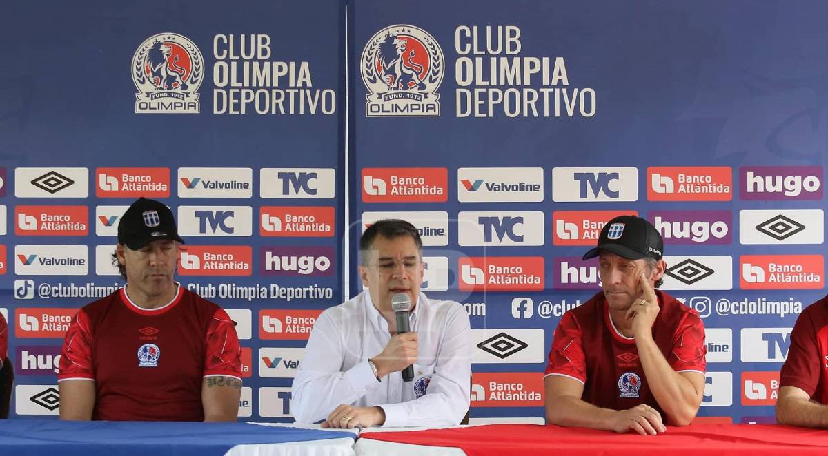El presidente Rafael Villeda presentó a Pedro Troglio y el resto del cuerpo técnico del Olimpia.
