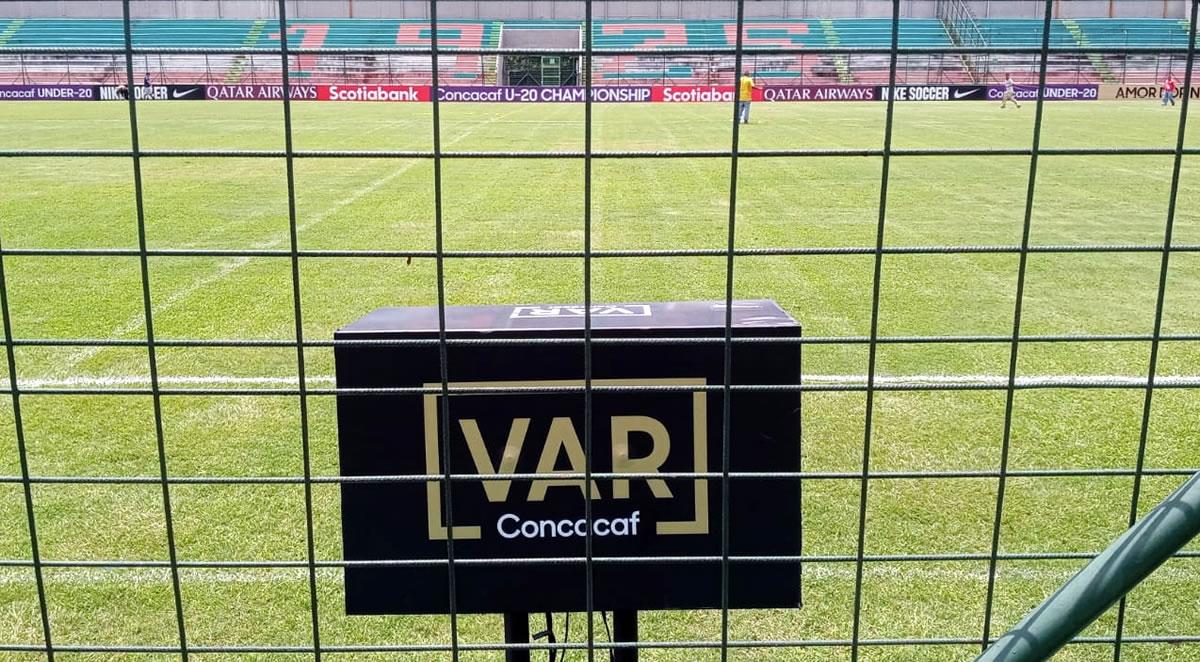 El sistema del VAR fue instalado por la mañana en el estadio Yankel Rosenthal.