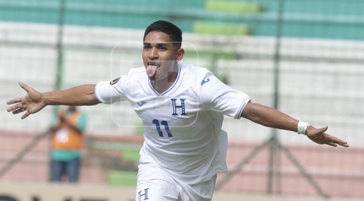 Ronald Aceituno y su festejo tras anotar el primer gol.