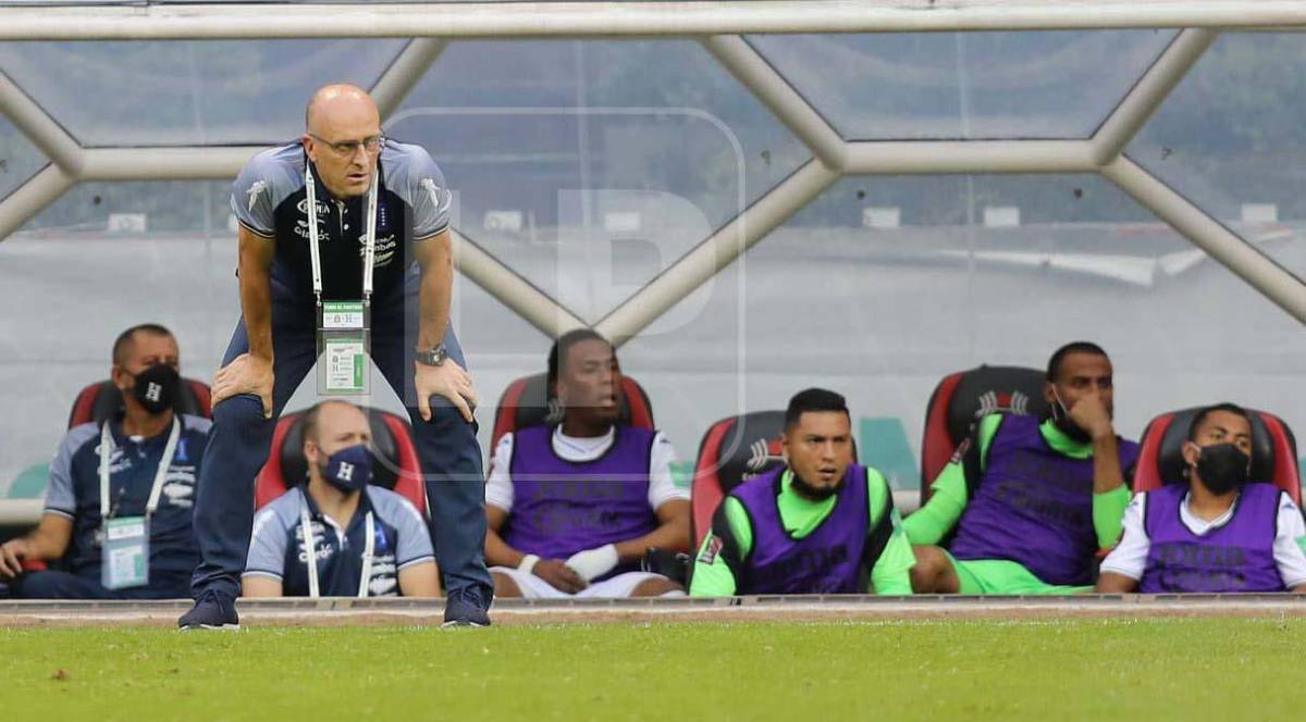 Prensa deportiva y afición de Honduras pide la salida de Fabián Coito tras su pésimo trabajo como timonel de la H.