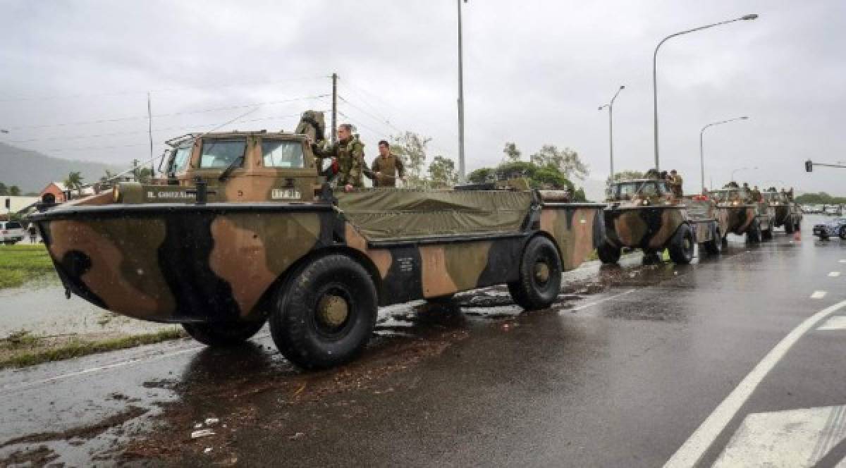 El gobierno envió a los militares a ayudar con las tareas de asistencia luego de las inundaciones.