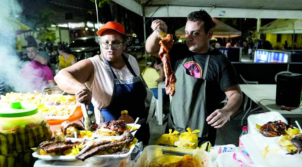 Los carnavalitos ya se están desarrollando en los barrios y colonias de la ciudad.
