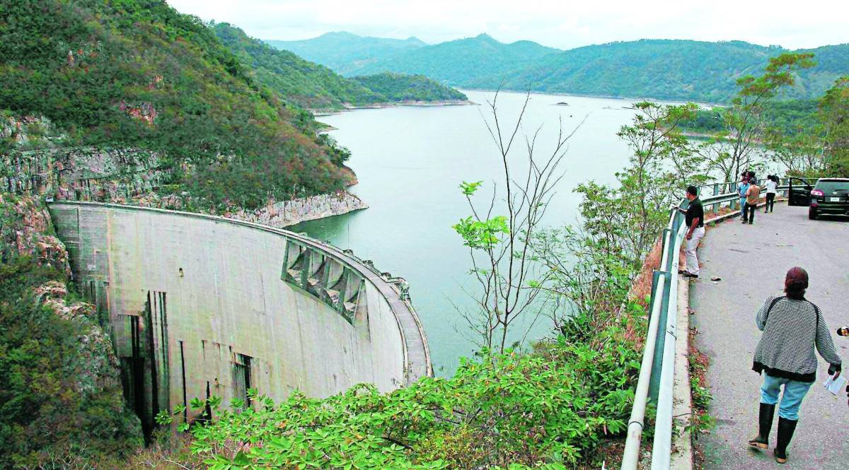 Enee busca licitar 220 megas para evitar apagones en 2024