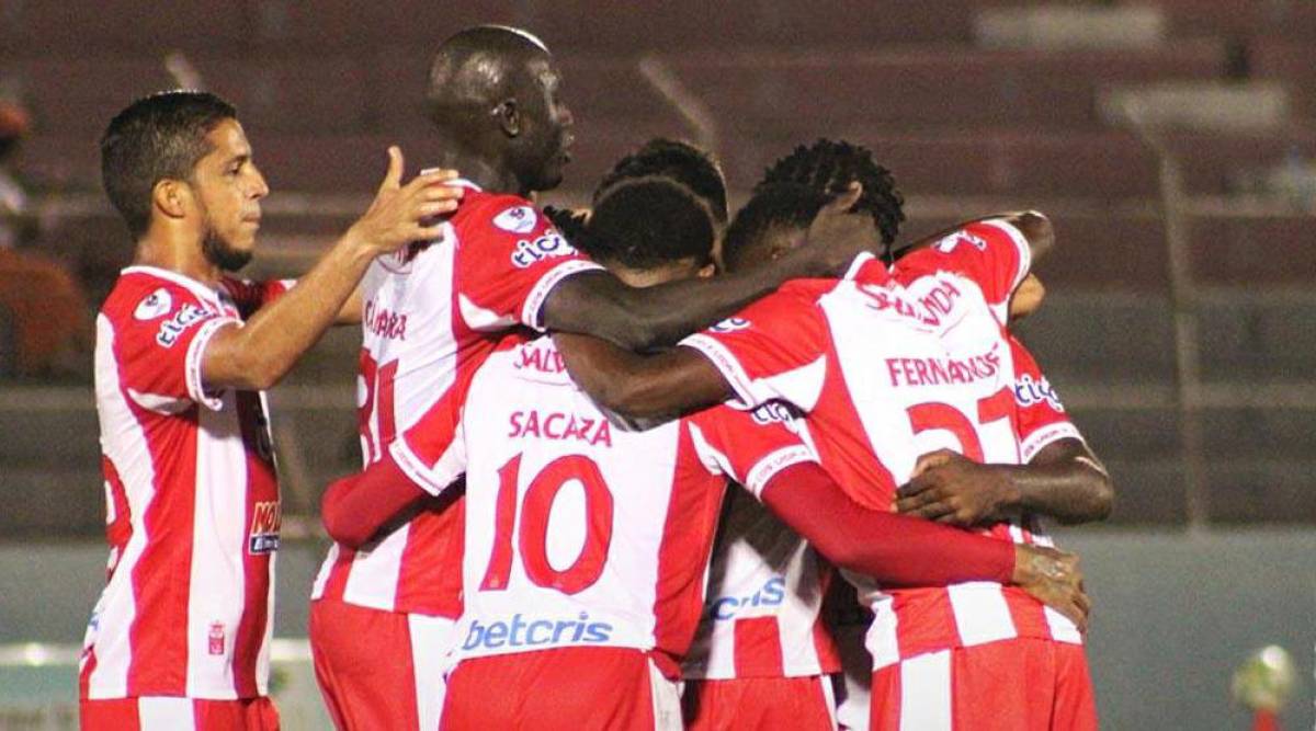 En la ciudad de La Ceiba, el Vida venció 1-0 a los Potros del Olancho con gol de Marcelo Canales. Este fue la primera derrota de los olanchanos en la Liga Nacional de Honduras.