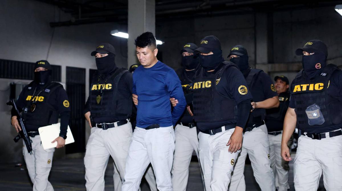 Ruptura, cadáver en el armario y se hizo pasar por su novia: la acusación contra extraditable hondureño