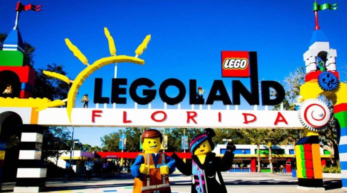 Legoland es un parque con la temática de las películas más populares de Lego, así como de sus figuras.