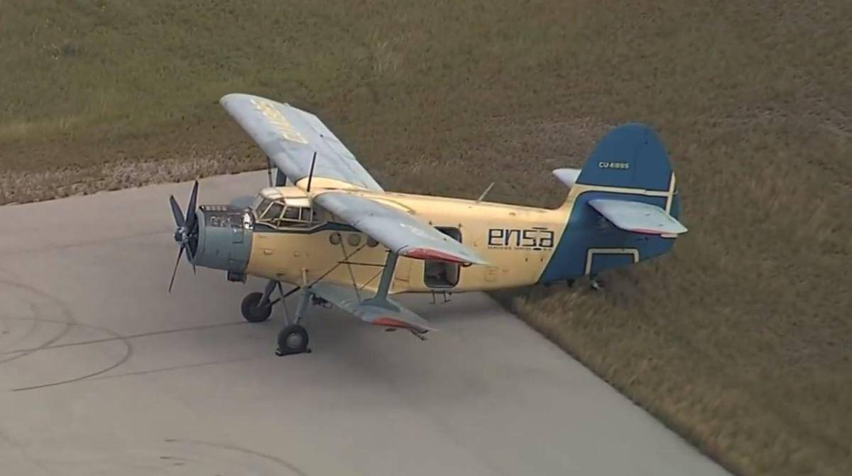 VIDEO: Piloto escapa de Cuba en una antigua avioneta rusa y aterriza en un aeródromo de Florida