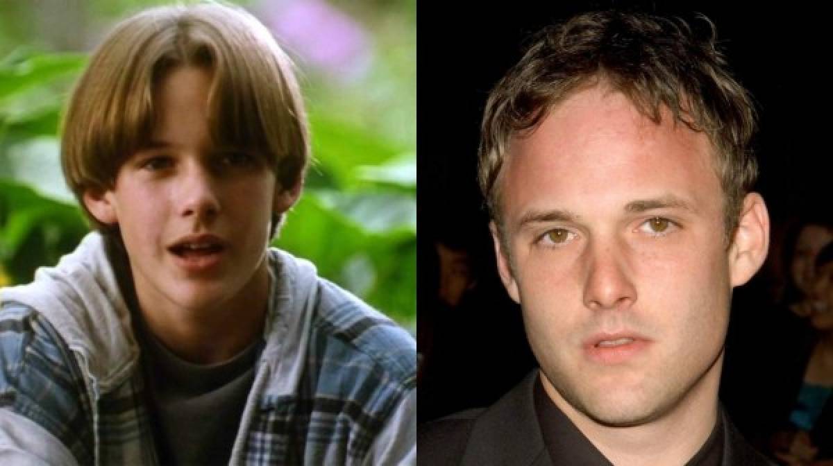 Brad Renfro es recordado por su protagónico en la cinta Tom and Huck de 1995, y aunque tenía un gran futuro por delante, sus problemas con la ley y los estupefacientes inició desde temprana edad. A los 16 años fue arrestado por posesión de varias drogas como cocaína y marihuana. <br/><br/>En 2008 la promesa juvenil falleció de una sobredosis de morfina y heroína en su departamento en Los Ángeles.