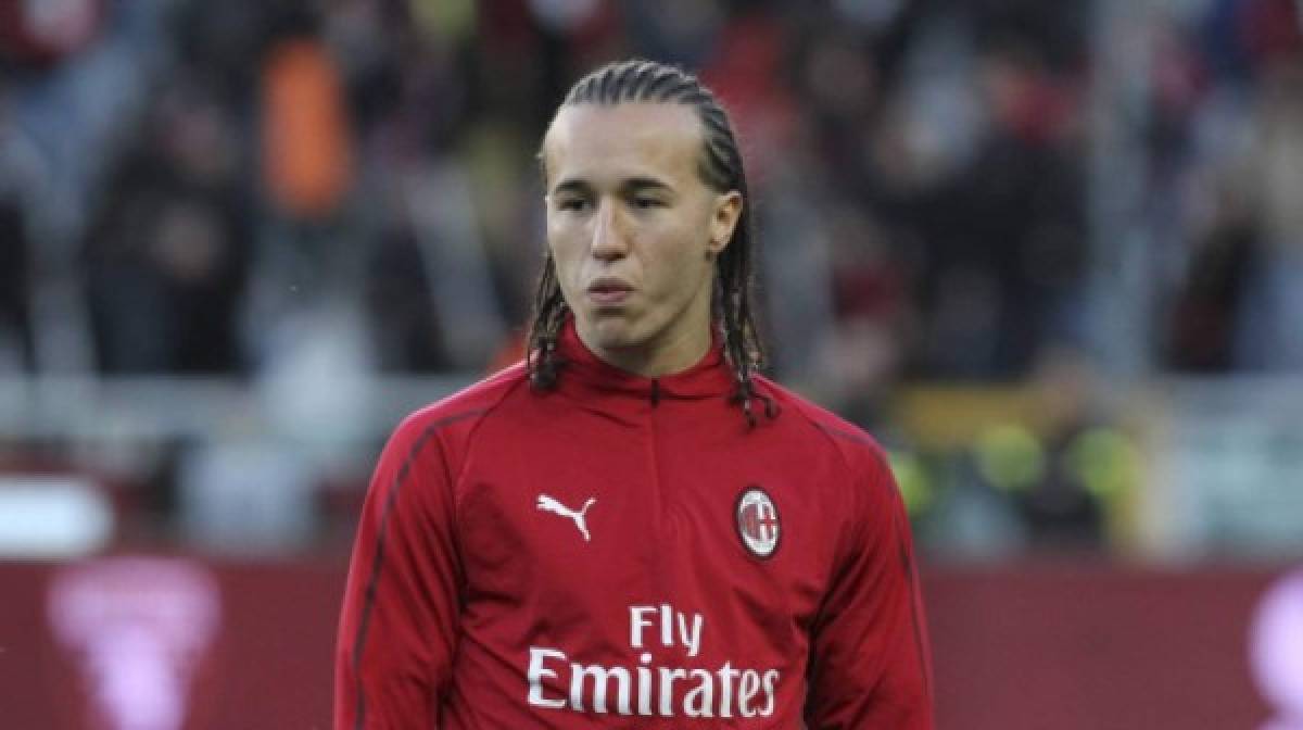 OFICIAL | Diego Laxalt, lateral uruguayo, cuya ficha pertenecía al Milan, ha sido vendido al Dinamo Moscú, por 3,5 millones de euros.