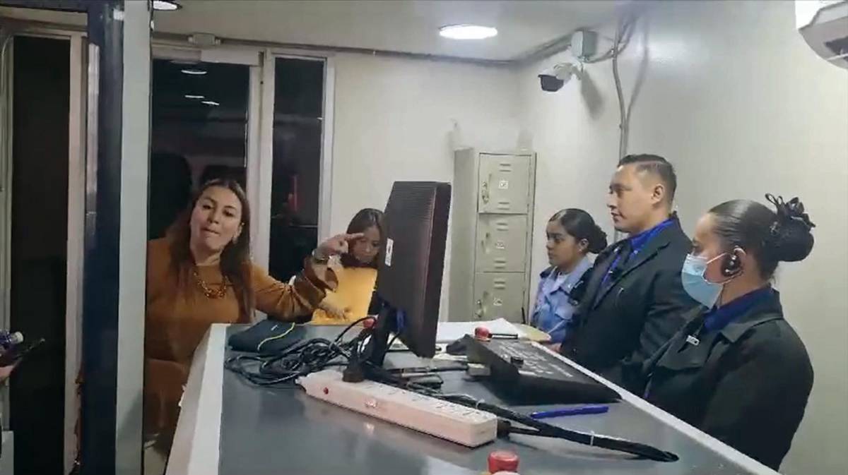 Seguridad de Luis Redondo encierra a diputados del Partido Nacional