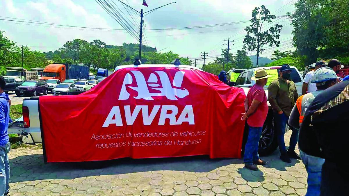Unos 1,000 autos usados están retenidos en predios fiscales