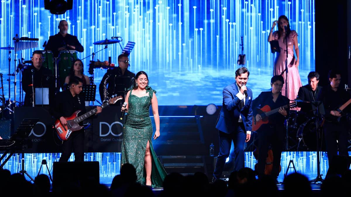 ¡Espectacular concierto! Un viaje al pasado con Daniel Ochoa